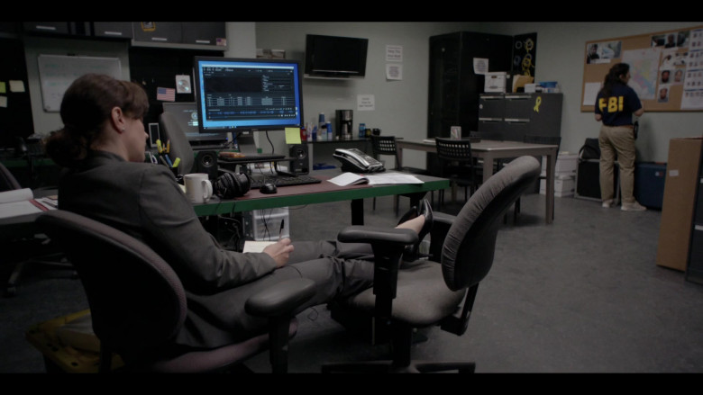 Dell PC Monitors in We Own This City S01E03 Part Three (1)