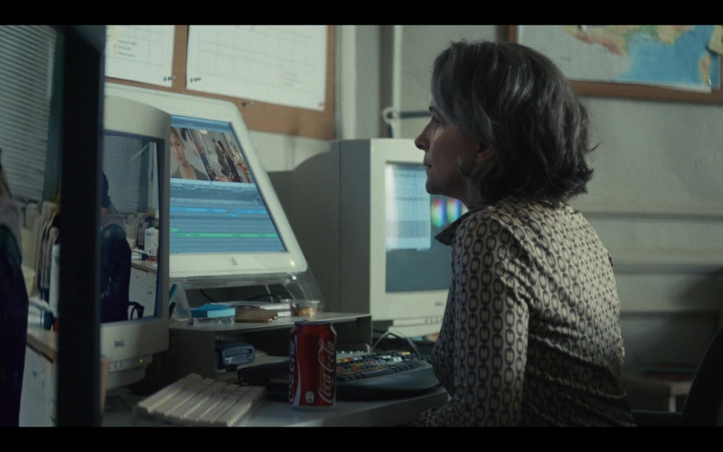 Dell and Apple Monitors, Coca-Cola Drink in The Staircase S01E06 Red in Tooth and Claw (2022)