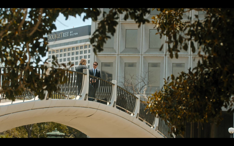 DoubleTree by Hilton Hotel in The Lincoln Lawyer S01E09 "The Uncanny Valley" (2022)
