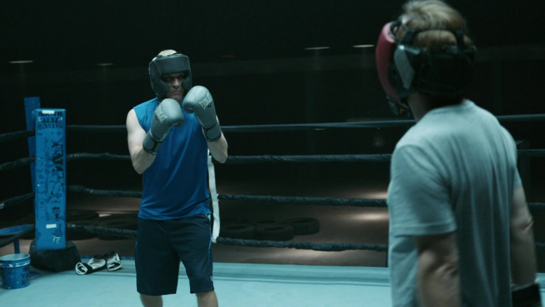 Everlast Boxing Gloves in Better Call Saul S06E05 Black and Blue (2)