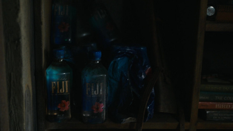 Fiji Water in The Wilds S02E02 Day 3412 (1)