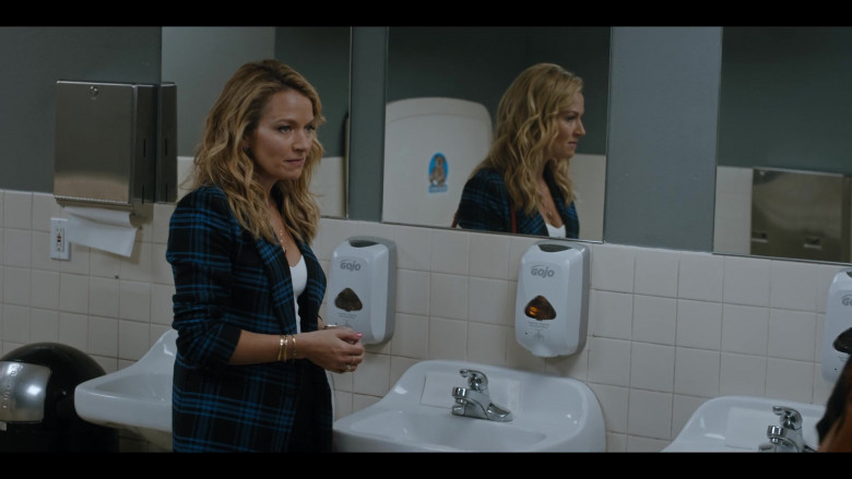 GoJo Soap Dispensers in The Lincoln Lawyer S01E07 Lemming Number Seven (2)