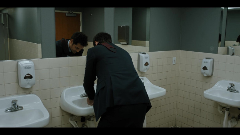 GoJo Soap Dispensers in The Lincoln Lawyer S01E07 Lemming Number Seven (3)