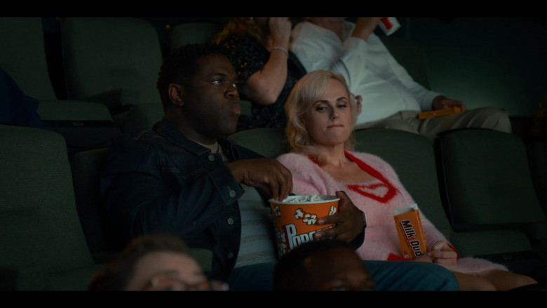 Hershey's MILK DUDS Chocolate and Caramel Candy of Rebel Wilson as Stephanie Conway in Senior Year (2022)