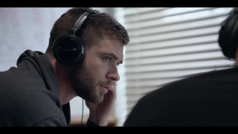 JVC Headphones of David Corenswet as David McDougall in We Own This City S01E02 Part Two (2022)