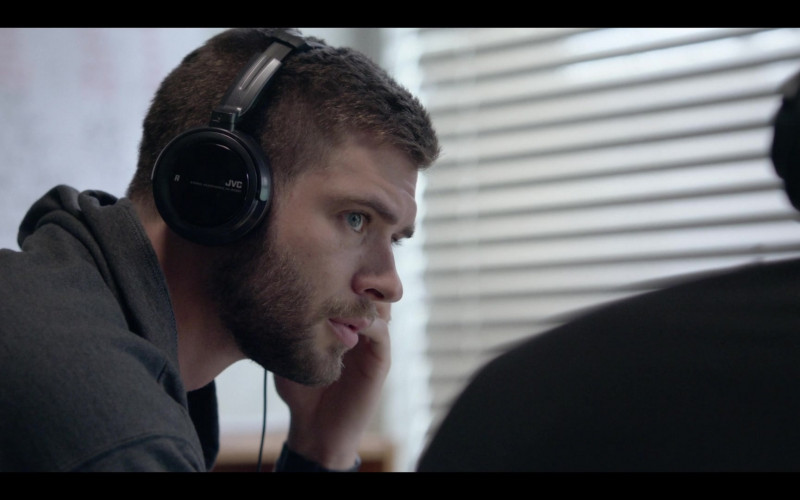 JVC Headphones of David Corenswet as David McDougall in We Own This City S01E02 Part Two (2022)