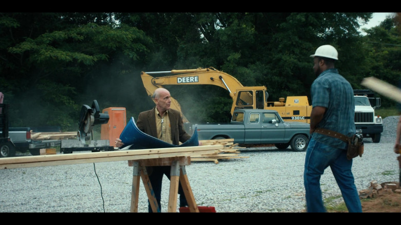 John Deere 230 LC Excavator in Stranger Things S04E06 Chapter Six The Dive (1)