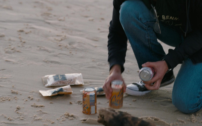 LaCroix Sparkling Water Cans in The Wilds S02E01 Day 301 (2022)