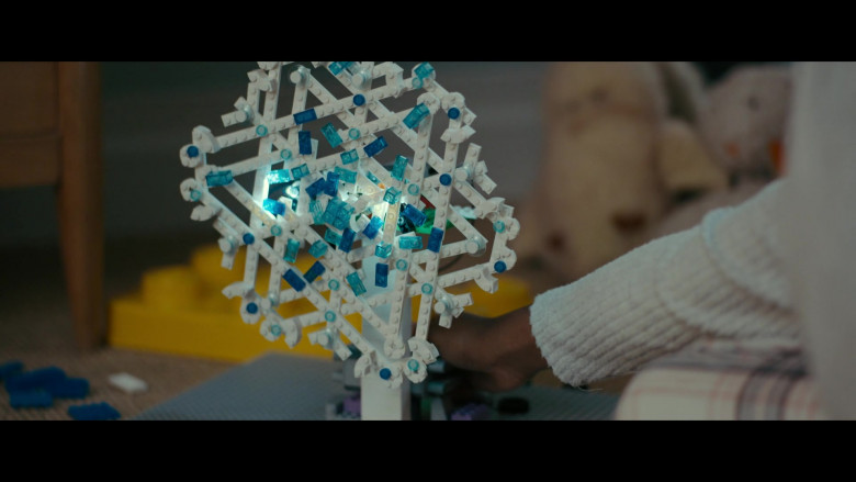 Lego in The Man Who Fell to Earth S01E05 Moonage Daydream (1)