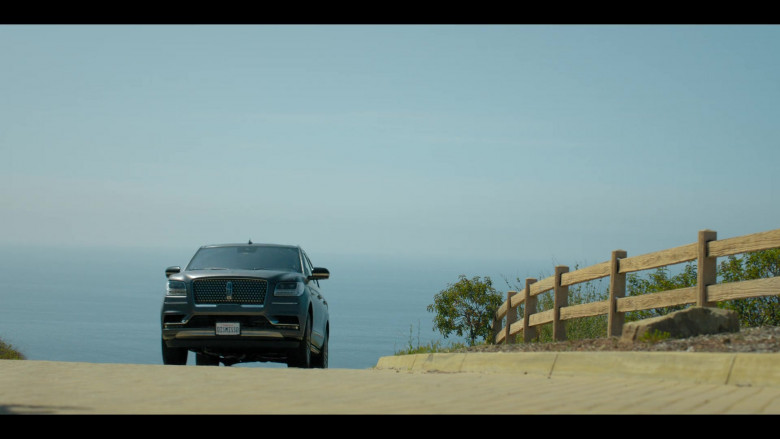 Lincoln Navigator Car in The Lincoln Lawyer S01E01 He Rides Again (1)