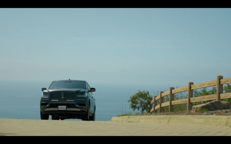 Lincoln Navigator Car in The Lincoln Lawyer S01E01 He Rides Again (1)