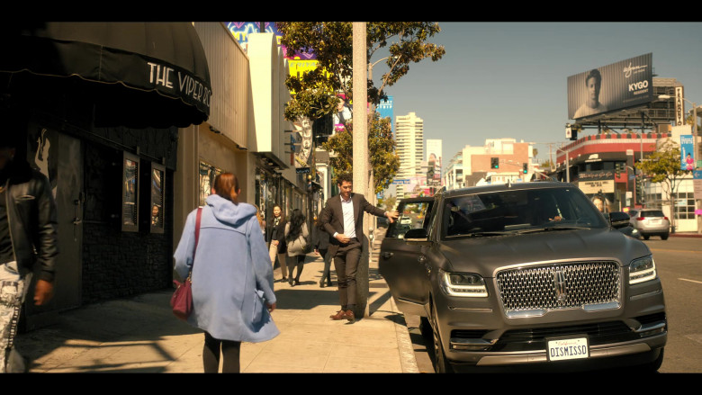 Lincoln Navigator Car in The Lincoln Lawyer S01E05 Twelve Lemmings in a Box (2)