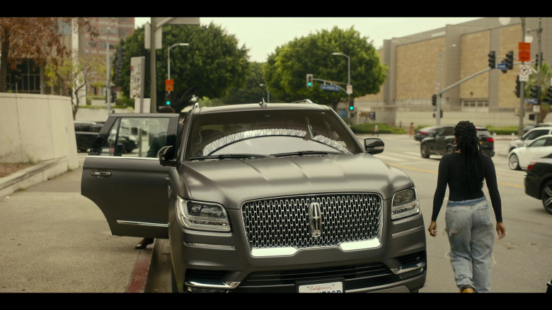 Lincoln Navigator Car in The Lincoln Lawyer S01E05 Twelve Lemmings in a Box (4)