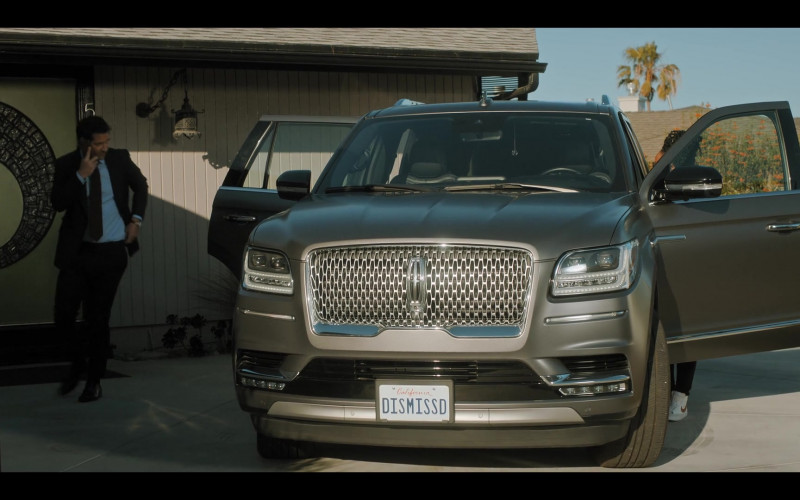 Lincoln Navigator Car in The Lincoln Lawyer S01E07 Lemming Number Seven (1)