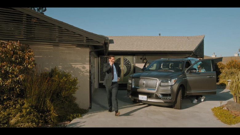 Lincoln Navigator Car in The Lincoln Lawyer S01E07 Lemming Number Seven (2)