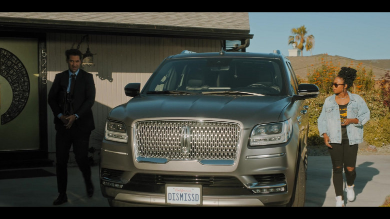 Lincoln Navigator Car in The Lincoln Lawyer S01E07 Lemming Number Seven (5)