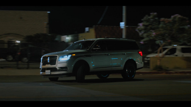 Lincoln Navigator Car in The Lincoln Lawyer S01E09 The Uncanny Valley (2)