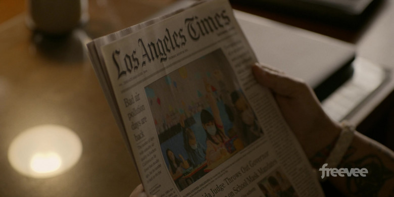 Los Angeles Times Newspaper in Bosch Legacy S01E06 Chain of Authenticity (2022)