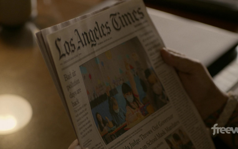 Los Angeles Times Newspaper in Bosch: Legacy S01E06 "Chain of Authenticity" (2022)