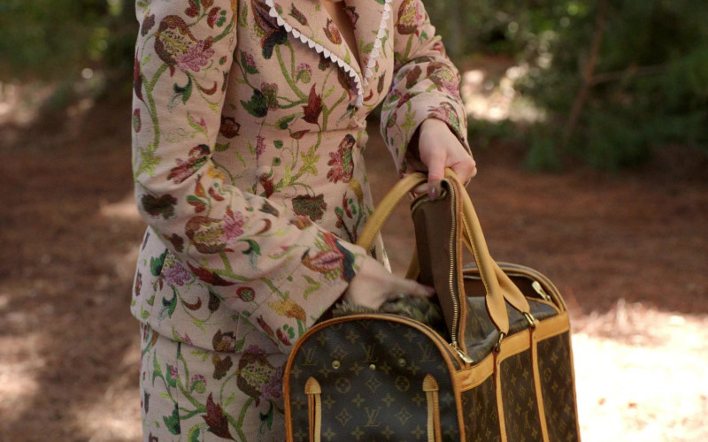 Louis Vuitton Bag of Elizabeth Gillies as Fallon Carrington in Dynasty S05E13 Do You Always Talk to Turtles (2022)