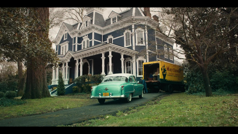 Mayflower Moving Company Truck in Stranger Things S04E04 Chapter Four Dear Billy (2022)