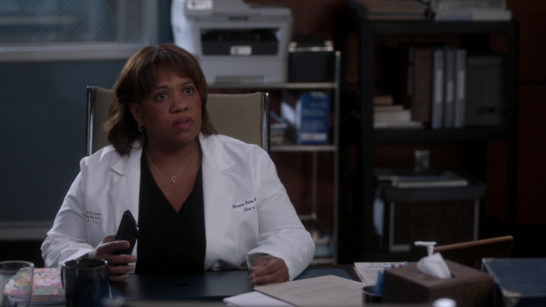 Microsoft Surface Laptops in Grey's Anatomy S18E19 Out for Blood (3)