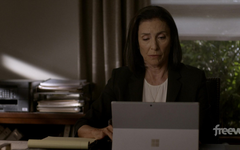 Microsoft Surface Tablet Computer Used by Mimi Rogers as Honey Chandler in Bosch Legacy S01E02 Pumped (2022)