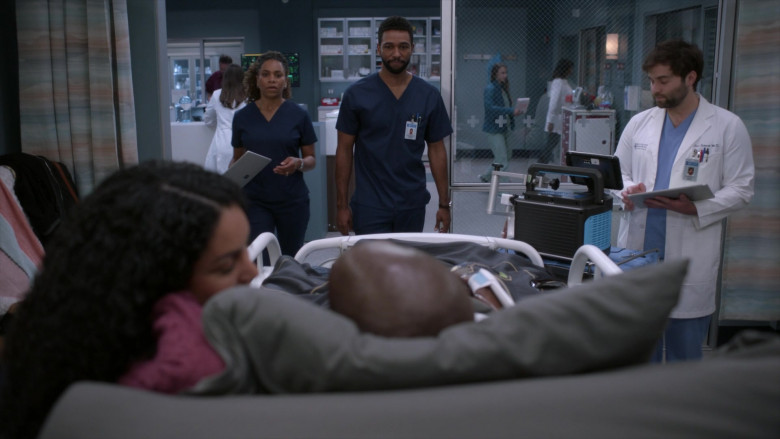 Microsoft Surface Tablet Computers in Grey’s Anatomy S18E20 You Are the Blood (2022)