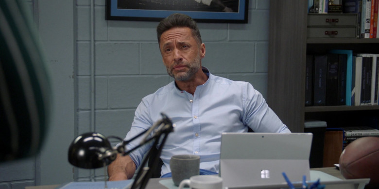 Microsoft Surface Tablet in All American S04E17 Hate Me Now (2022)