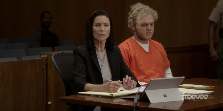 Microsoft Surface Tablet Of Mimi Rogers As Honey Chandler In Bosch 