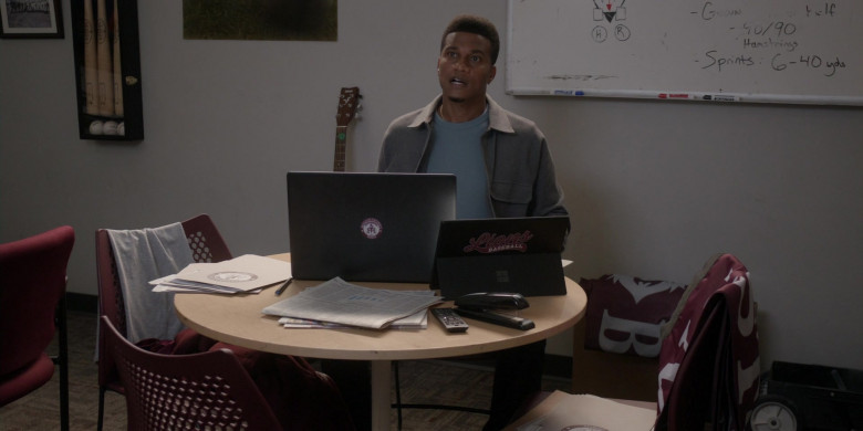 Microsoft Surface Tablets in All American Homecoming S01E10 Move On (5)