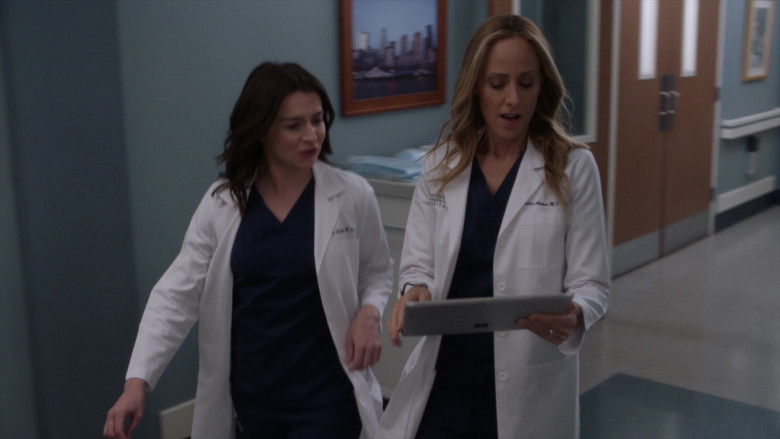 Microsoft Surface Tablets in Grey’s Anatomy S18E17 I’ll Cover You (5)