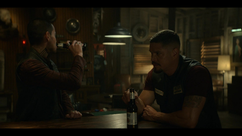 Miller Lite Beer in Mayans M.C. S04E06 When I Die, I Want Your Hands on My Eyes (2022)