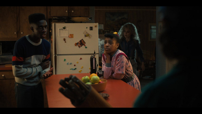 Minute Maid Juice in Stranger Things S04E07 Chapter Seven The Massacre at Hawkins Lab (2)