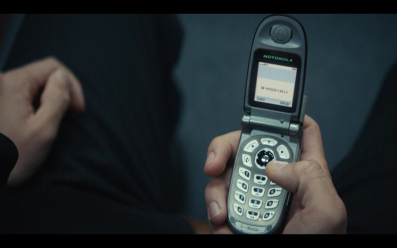 Motorola Flip Phone in The Staircase S01E04 Common Sense (2022)