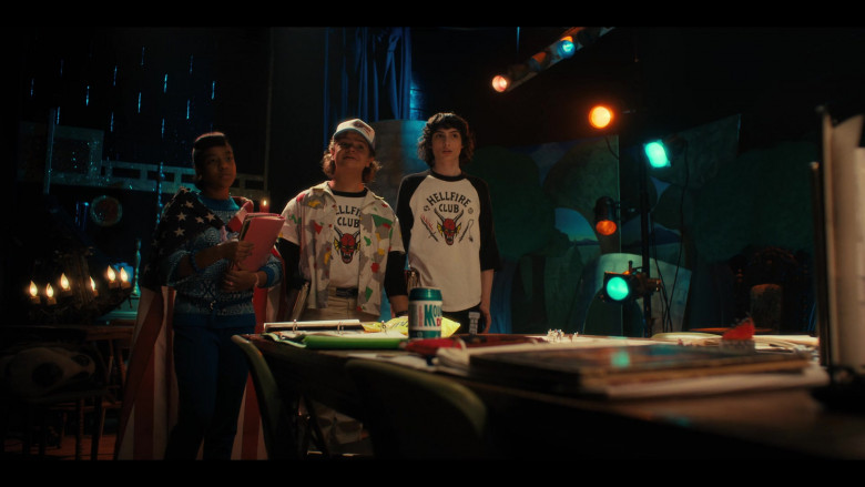 Mountain Dew Soda Cans in Stranger Things S04E01 Chapter One The Hellfire Club (1)
