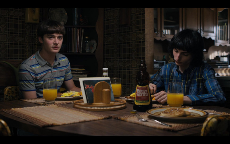Mrs. Butterworth's Syrup in Stranger Things S04E03 "Chapter Three: The Monster and the Superhero" (2022)