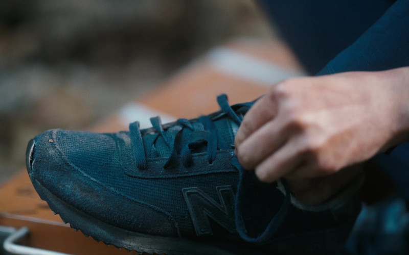 New Balance Women’s Sneakers of Reign Edwards as Rachel Reid in The Wilds S02E05 Day 45-16 (2022)
