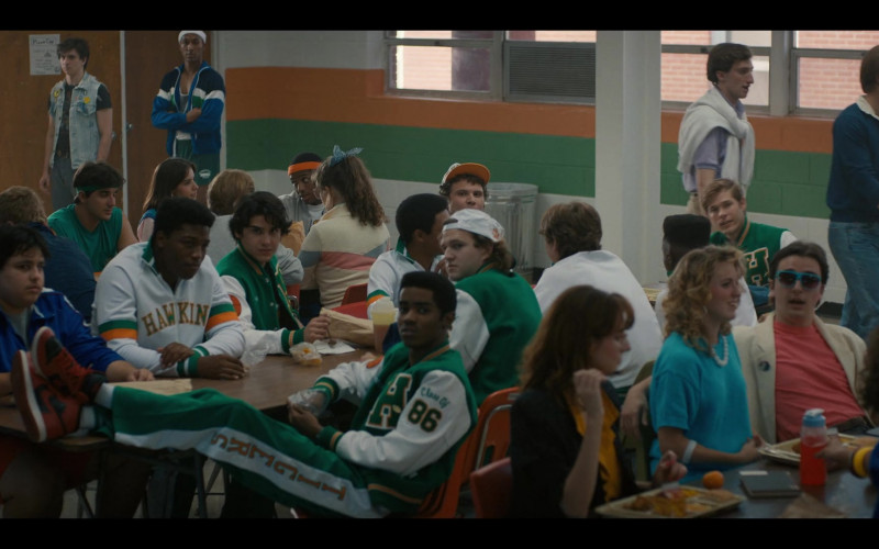 Nike Air Jordan 1 Sneakers in Stranger Things S04E01 Chapter One The Hellfire Club (2022)