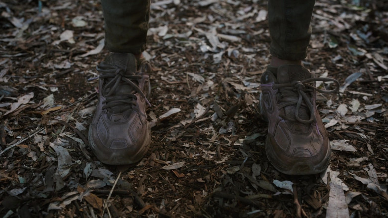 Nike Women's Shoes of Sophia Ali as Fatin Jadmani in The Wilds S02E04 Day 42-15 (2022)