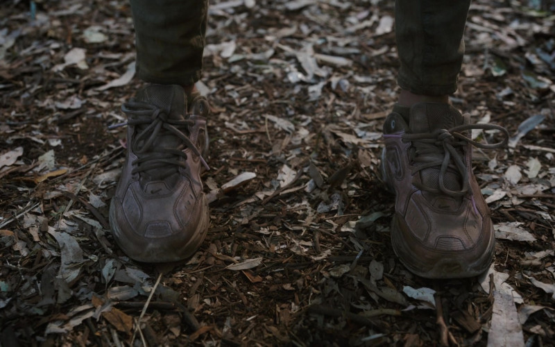 Nike Women's Shoes of Sophia Ali as Fatin Jadmani in The Wilds S02E04 Day 42-15 (2022)