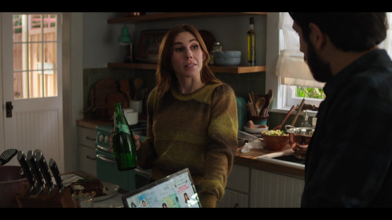 Perrier Water Bottle of Zosia Mamet as Annie Mouradian in The Flight Attendant S02E06 Brothers & Sisters (2022)