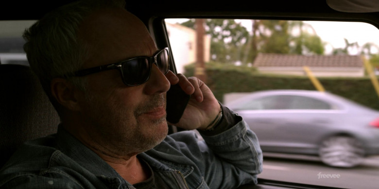 Persol Men’s Sunglasses of Titus Welliver as Harry Bosch in Bosch Legacy S01E10 AlwaysAll Ways (2)