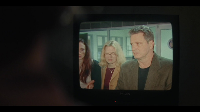 Philips TV in The Staircase S01E03 Voids Part I (1)
