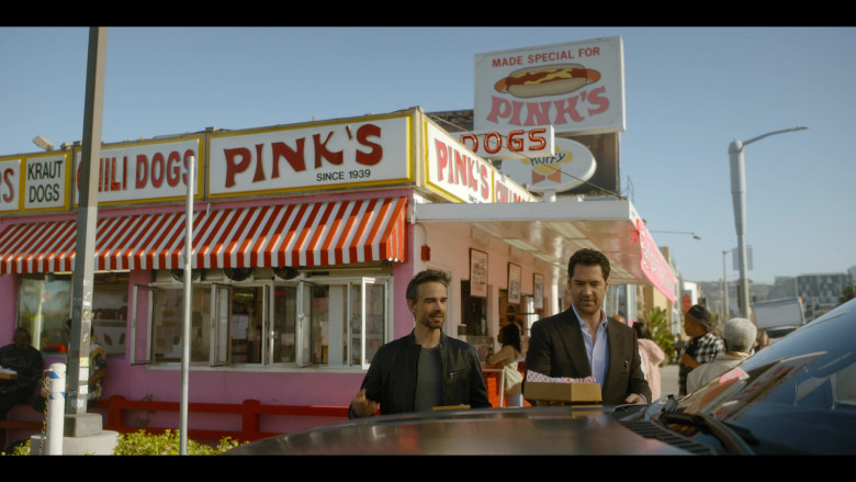 Pink's Hot Dogs in The Lincoln Lawyer S01E05 Twelve Lemmings in a Box (2022)