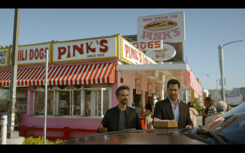 Pink’s Hot Dogs in The Lincoln Lawyer S01E05 Twelve Lemmings in a Box (2022)
