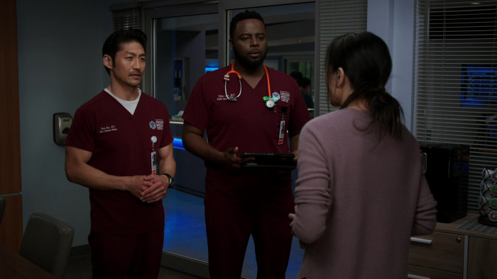 Purell Hand Sanitizer Dispenser In Chicago Med S07E21 "Lying Doesn't