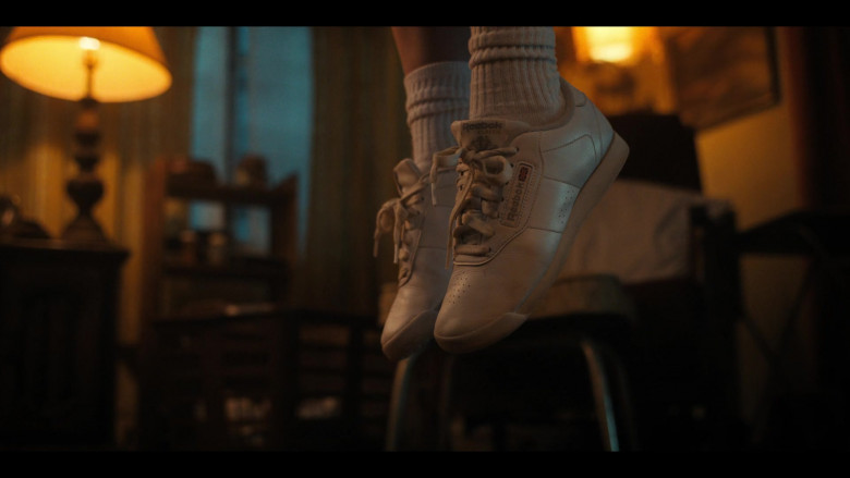 Reebok Women's Sneakers of Grace Van Dien as Chrissy Cunningham in Stranger Things S04E01 Chapter One The Hellfire Club (3)