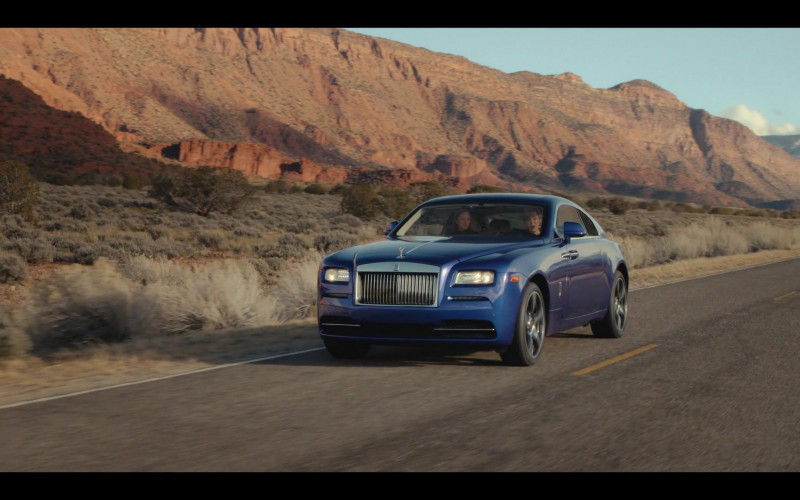 Rolls-Royce Wraith Blue Car in Hacks S02E02 Quid Pro Quo (1)