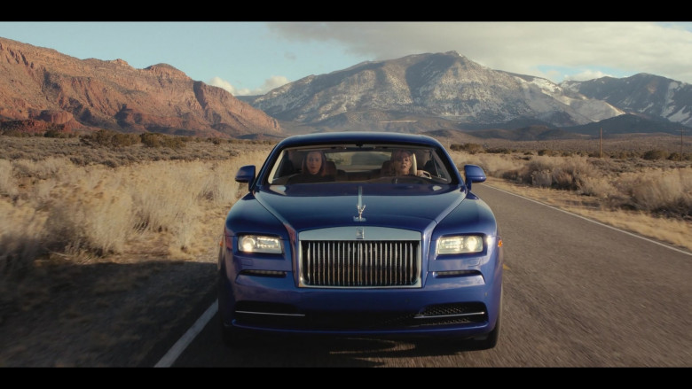 Rolls-Royce Wraith Blue Car in Hacks S02E02 Quid Pro Quo (2)
